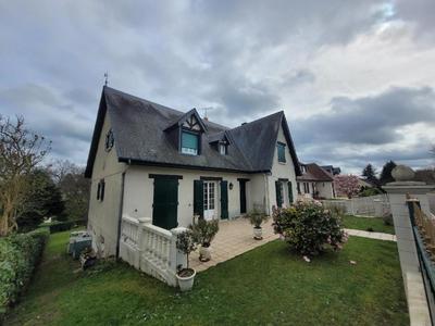 Maison - 172 m² - 8 pièces