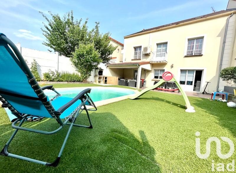 Maison - 211 m² - 7 pièces