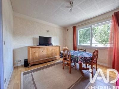 Maison - 99 m² - 5 pièces