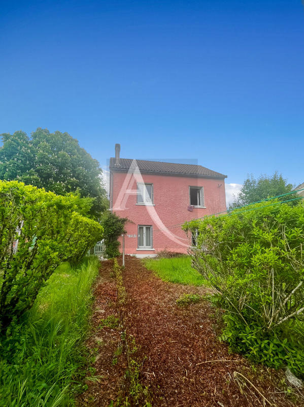 Maison - 140 m² - 8 pièces