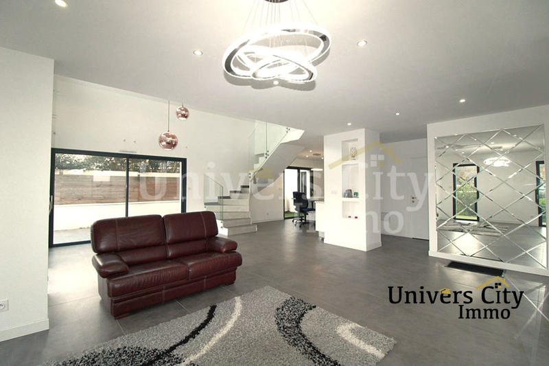 Maison contemporaine - 167 m² - 6 pièces