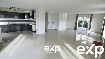 Maison - 331 m² - 7 pièces