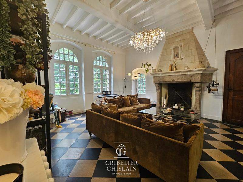 Demeure - 190 m² - 6 pièces