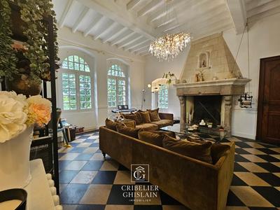 Demeure - 190 m² - 6 pièces