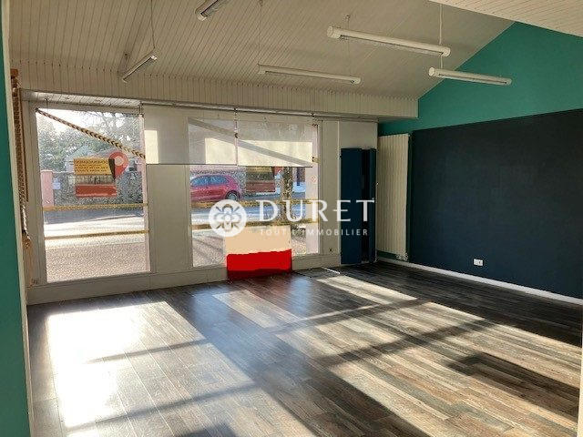 Local d'activités - 136 m²