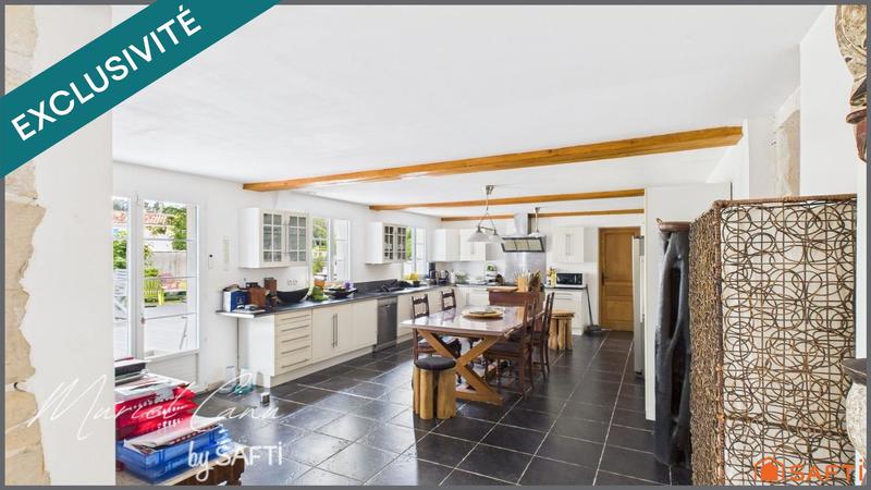 Villa - 284 m² - 9 pièces