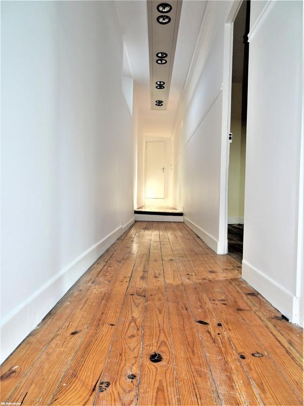 Maison - 240 m² - 9 pièces