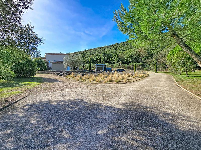 Maison - 236 m² - 6 pièces