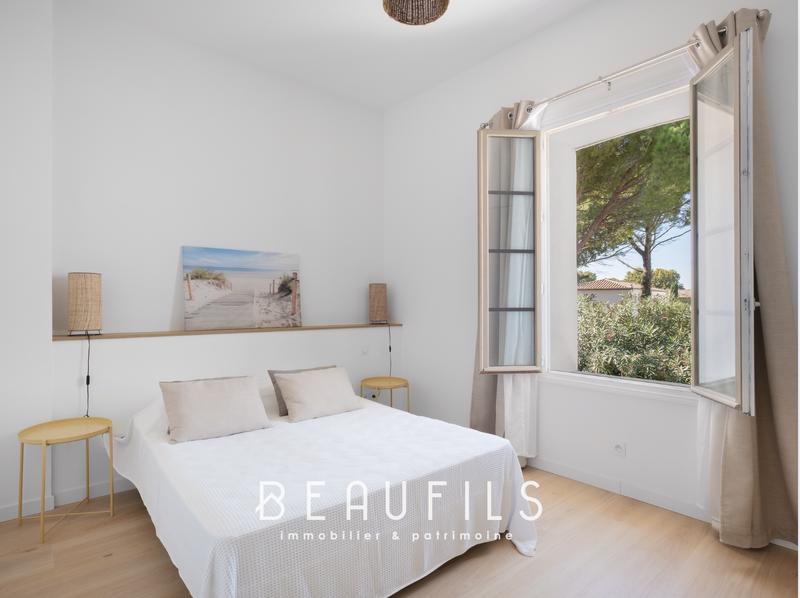 Maison - 245 m² - 8 pièces