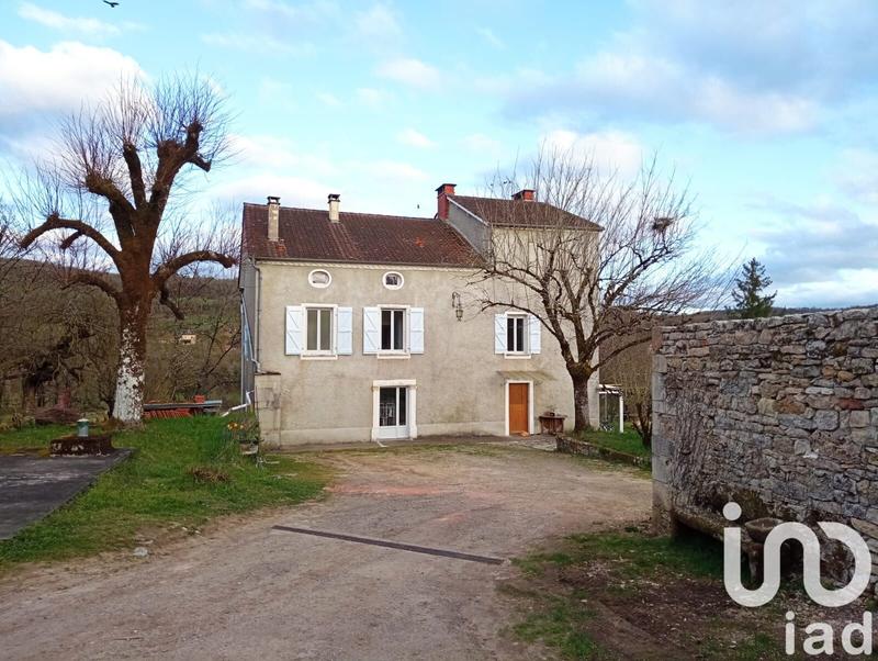 Maison - 210 m² - 8 pièces