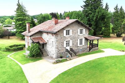 Maison - 340 m² - 12 pièces