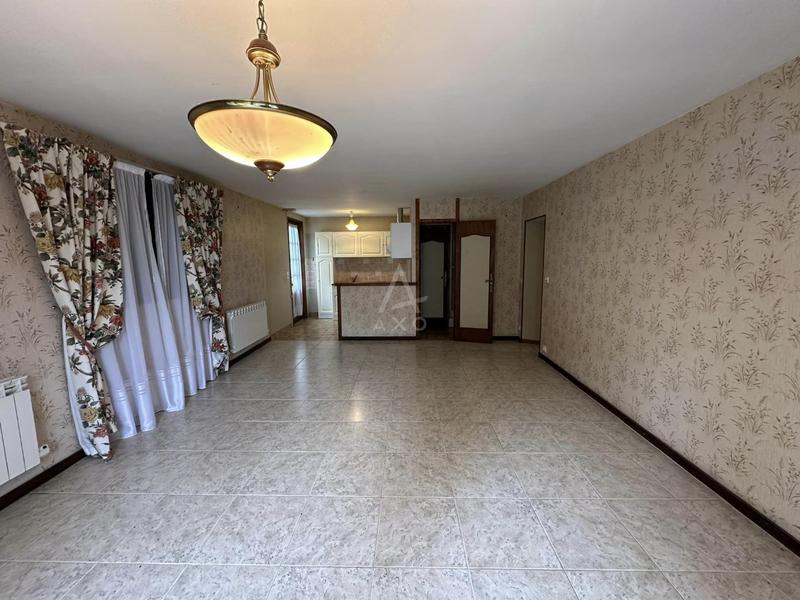 Maison - 95 m² - 5 pièces