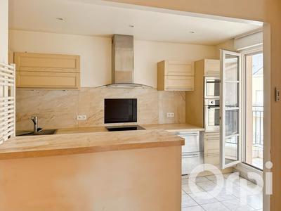 Appartement - 77 m² - 3 pièces