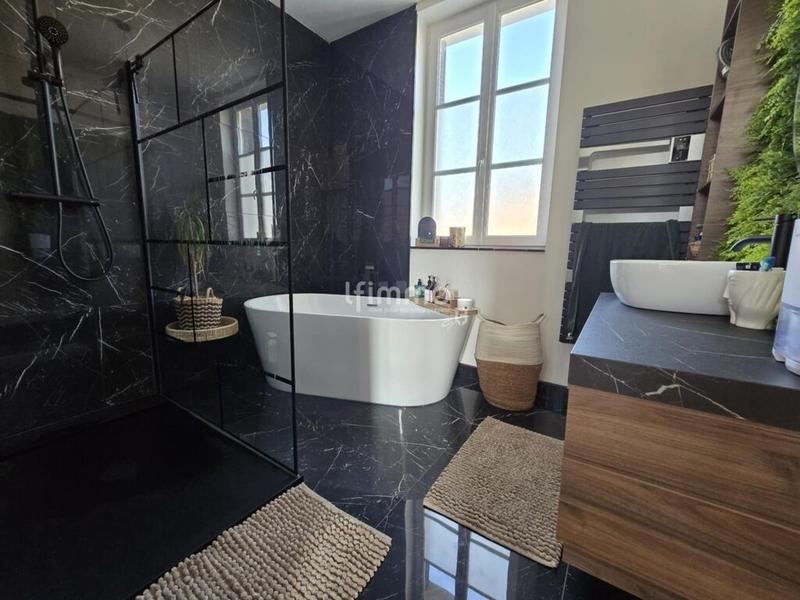 Maison - 177 m² - 6 pièces