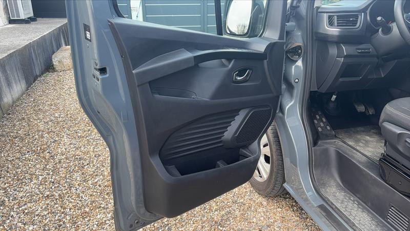 Nissan Primastar Vu 2.0 dCi 150 Edc6 Tekna