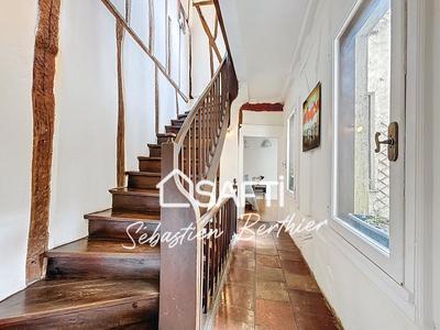 Maison - 210 m² - 7 pièces