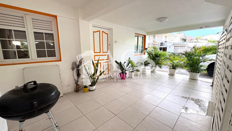 Maison - 200 m² - 7 pièces