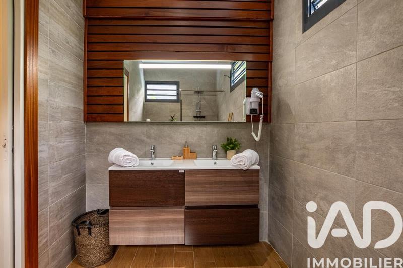 Maison - 217 m² - 10 pièces