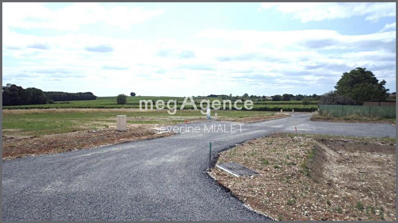 Terrain constructible - 2 099 m²