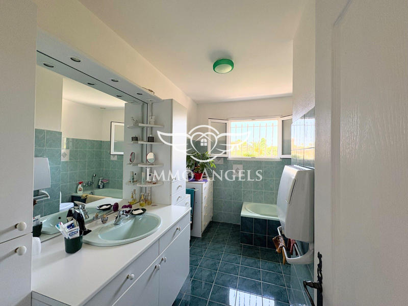 Maison - 163 m² - 8 pièces