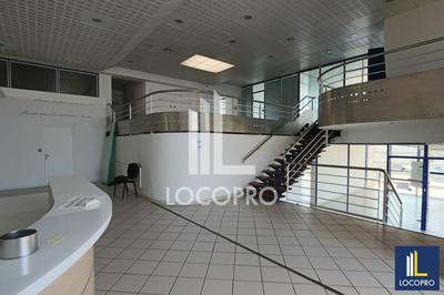 Local d'activité / Entrepôt - 2 390 m²