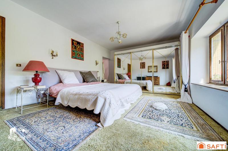 Maison - 351 m² - 14 pièces