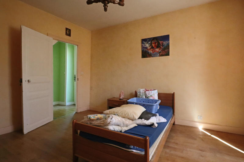 Maison - 104 m² - 8 pièces