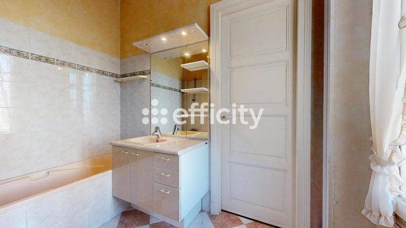 Appartement bourgeois - 110 m² - 4 pièces