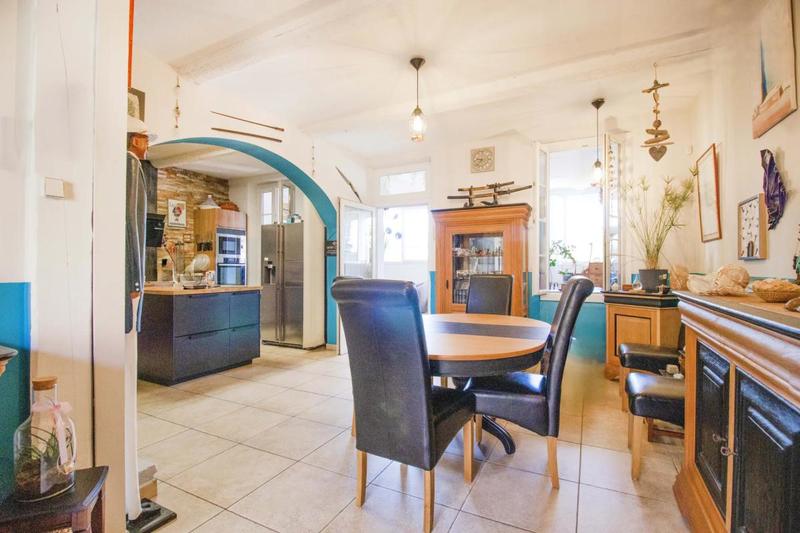 Maison - 179 m² - 8 pièces