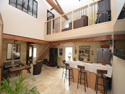 Maison en pierre - 252 m² - 11 pièces