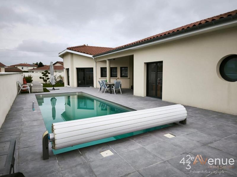 Maison - 208 m² - 7 pièces