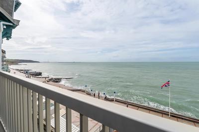 Appartement - 139 m² - 6 pièces