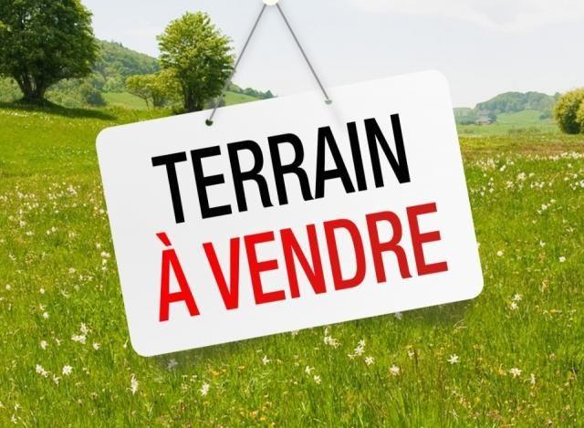 Terrain constructible - 701 m²