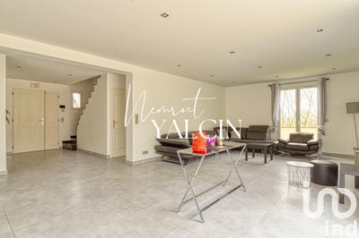 Maison - 179 m² - 7 pièces