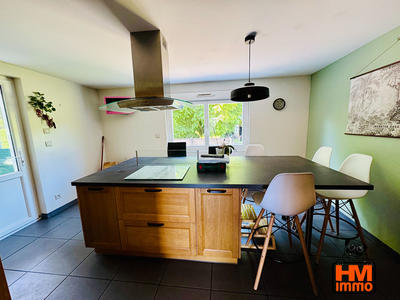 Maison - 165 m² - 9 pièces