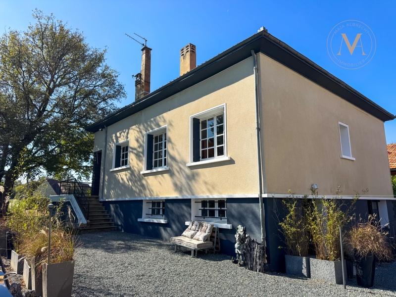 Propriété - 290 m² - 8 pièces