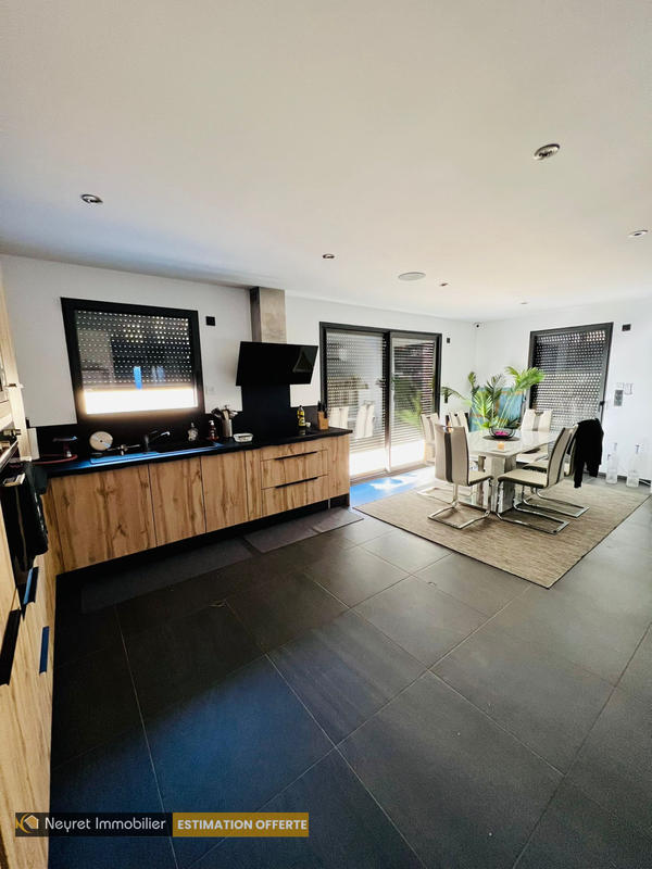 Maison - 122 m² - 5 pièces