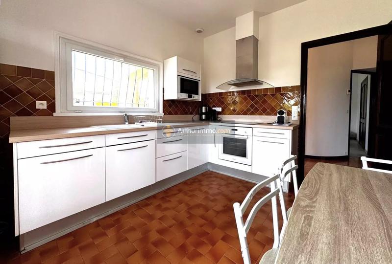 Maison - 186 m² - 7 pièces