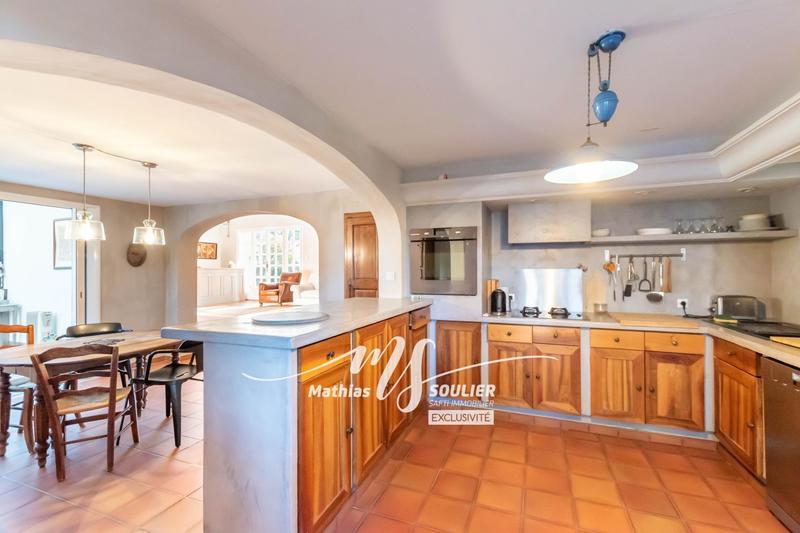 Maison - 194 m² - 7 pièces