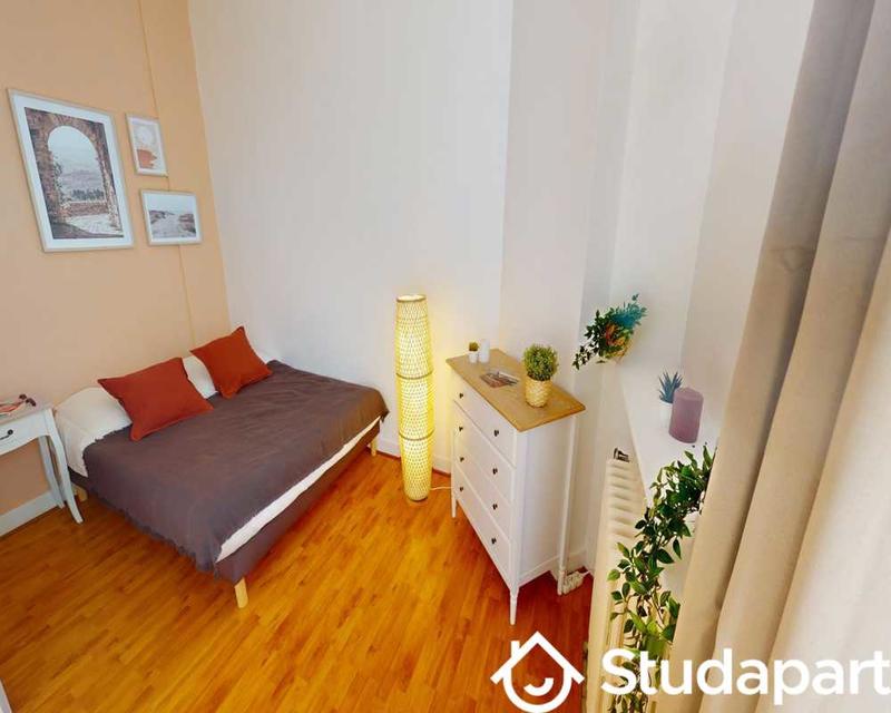 Chambre - 57 m² - 1 pièce