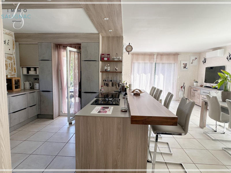 Maison - 140 m² - 5 pièces