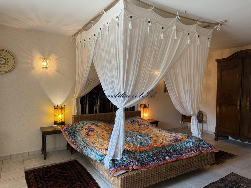 Maison - 467 m² - 11 pièces