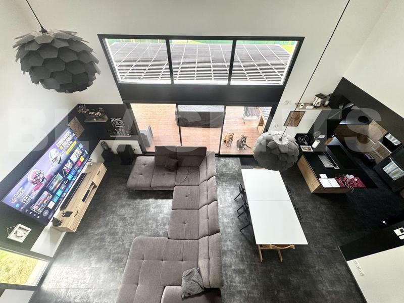 Propriété - 137 m² - 5 pièces