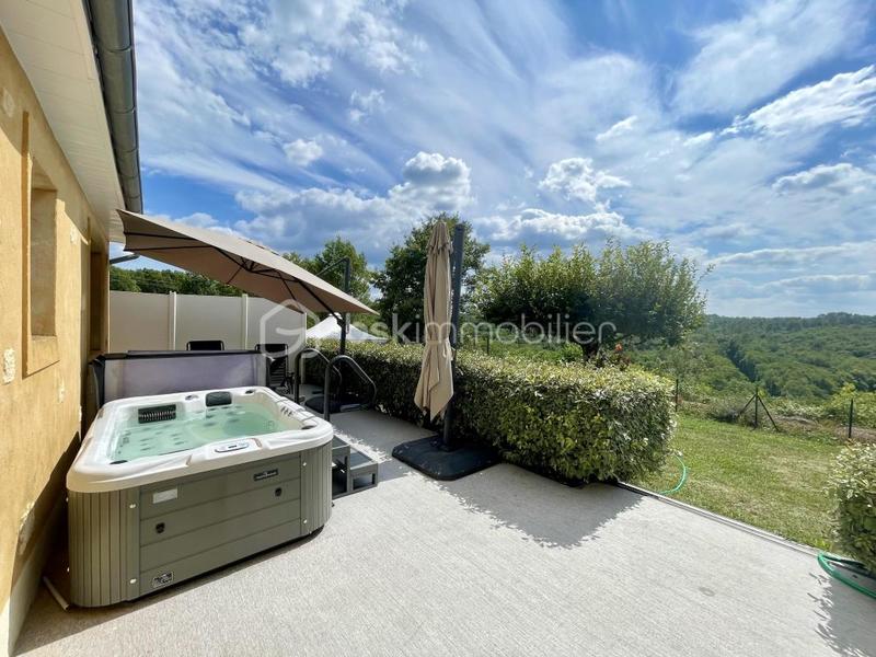 Maison traditionnelle - 121 m² - 6 pièces