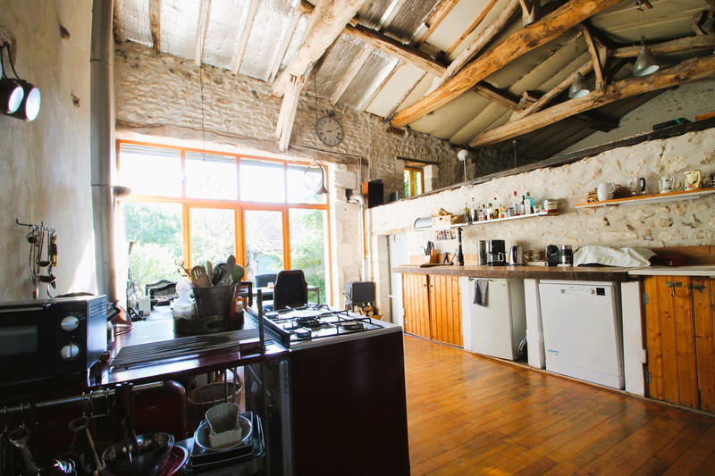 Propriété - 254 m² - 12 pièces