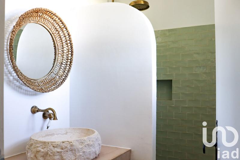 Maison - 220 m² - 10 pièces