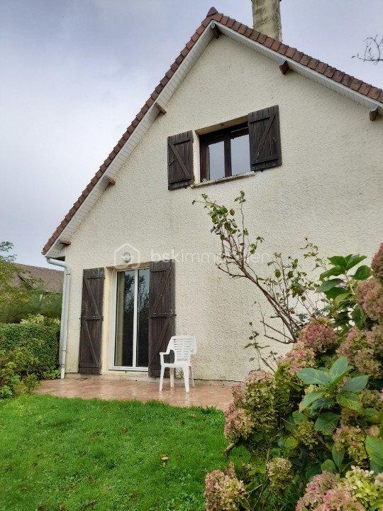 Maison traditionnelle - 145 m² - 6 pièces