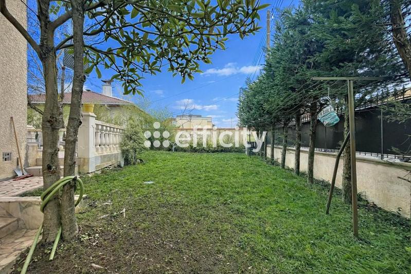 Maison - 165 m² - 7 pièces