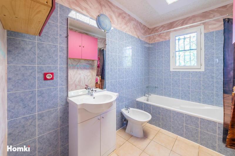 Villa - 80 m² - 4 pièces