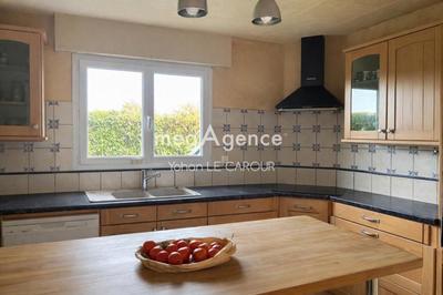 Maison - 181 m² - 7 pièces